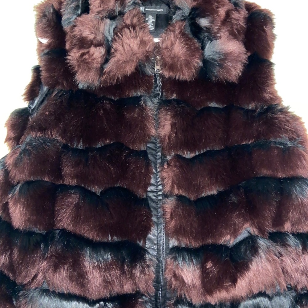 Gently used faux fur vest black & dark burgundy